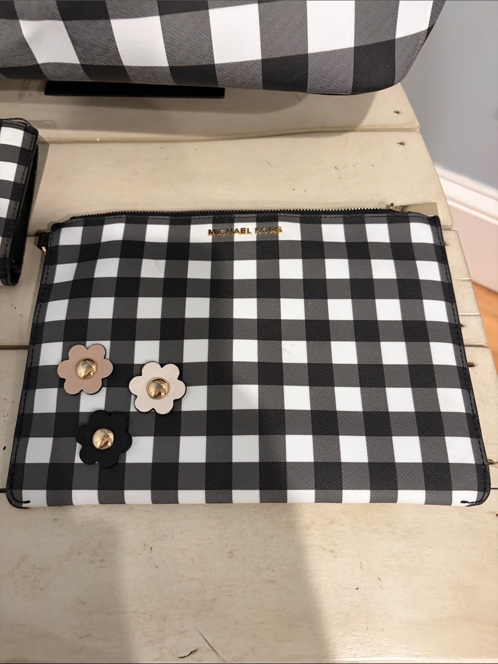 MICHAEL KORS Black & White Gingham Tote with Floral Charm, wallet and pouch set - Picture 3 of 13